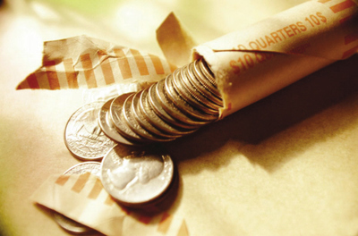 黄金接近公允价值，美联储政策成关键变量